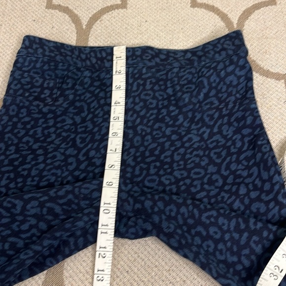 ✨SPANX-JEAN-ISH Pull On Denim Ankle Leggings Jeggings Blue Leopard size SMALL - Picture 10 of 16